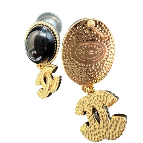 Chanel Bright Light Oval Onyx Dangle CC Earrings Fall/Winter 2019 (CCXX014) - Picture 3 of 5